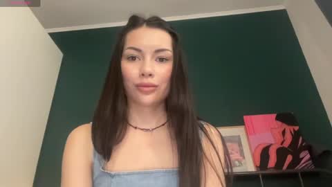 Snapshot of valorant_girl chatting on May 2026 05:53:01 PM Little Devil online show from May 2026 05:53:01 PM