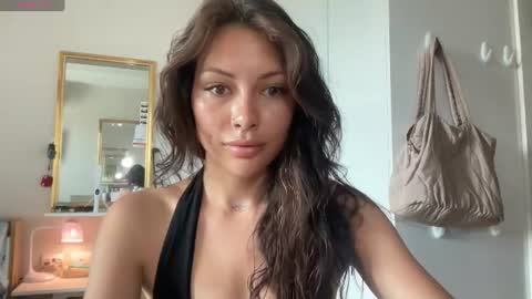 Snapshot of valorant_girl chatting on June 2026 07:45:02 AM Little Devil online show from June 2026 07:45:02 AM