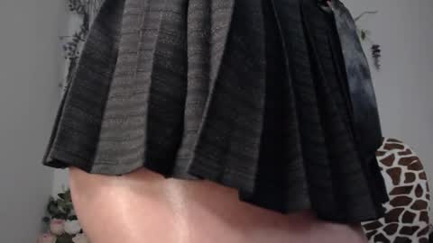 valquiria_sirgun online show from February 2025 04:46:02 PM