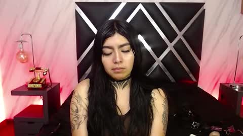 Snapshot of vampdollx chatting on October 2025 12:27:01 PM Vamp online show from October 2025 12:27:01 PM
