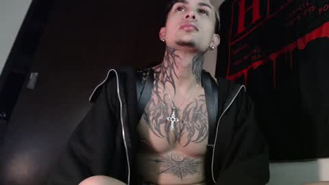 david guzman i model independenthelp me with a thumbs up online show from February 2025 03:08:02 AM