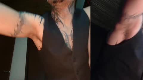 david guzman i model independenthelp me with a thumbs up online show from February 2025 12:30:02 AM