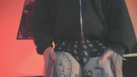 david guzman i model independenthelp me with a thumbs up online show from September 2025 01:05:02 AM