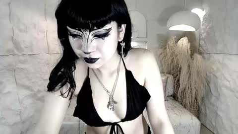 vampkitty_r online show from February 2026 01:04:02 PM