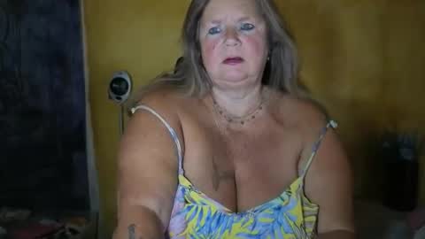 Snapshot of vampwoman chatting on June 2026 07:09:02 AM vampwoman online show from June 2026 07:09:02 AM