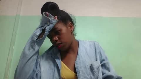 Snapshot of vanafiry chatting on January 2025 04:10:02 AM vanafiry online show from January 2025 04:10:02 AM