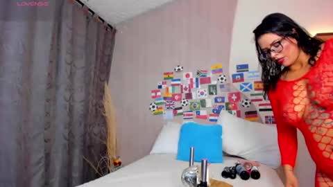 Snapshot of vane_lips chatting on July 2026 03:09:01 AM V A N E online show from July 2026 03:09:01 AM