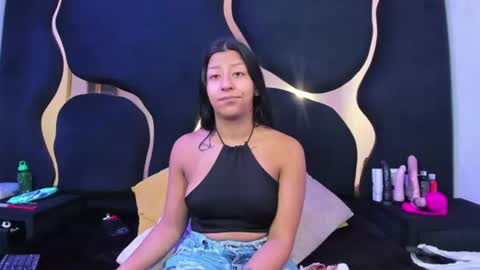 Snapshot of vanelin18 chatting on August 2026 02:05:02 PM Vane online show from August 2026 02:05:02 PM