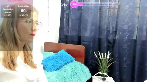 Vanesa online show from October 2025 12:16:01 PM