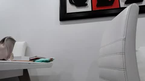 vanessa and samantha online show from January 2026 11:12:01 AM