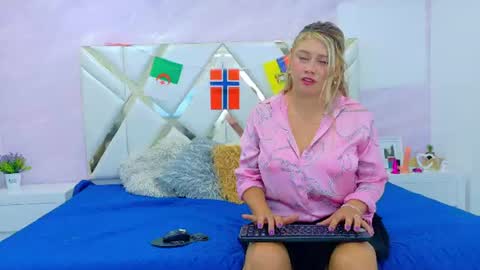 Vanessa  online show from June 2026 07:12:02 PM