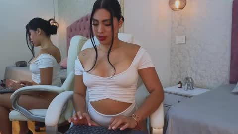 Vanessa  online show from October 2025 07:43:01 PM