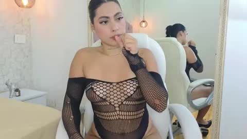 Vanessa  online show from November 2025 09:03:02 PM