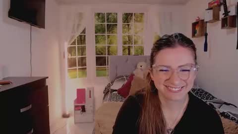 Snapshot of vanessa_udream chatting on May 2026 08:17:01 PM Vanessa online show from May 2026 08:17:01 PM