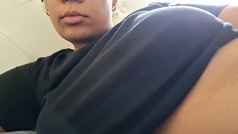 vanessareign online show from February 2026 07:43:02 PM