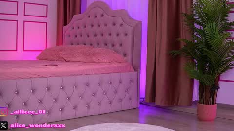 Snapshot of vanessasimon chatting on October 2025 06:36:02 AM Vanessa Simon online show from October 2025 06:36:02 AM