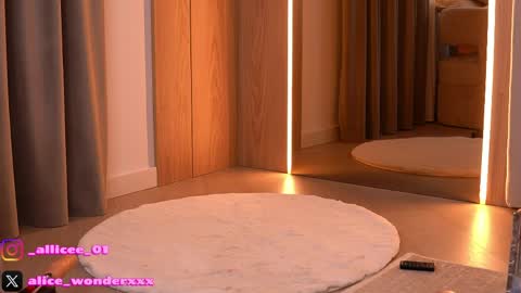 Vanessa Simon online show from April 2026 06:19:01 AM