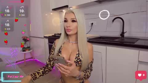 Vanessa online show from November 2025 04:25:01 PM