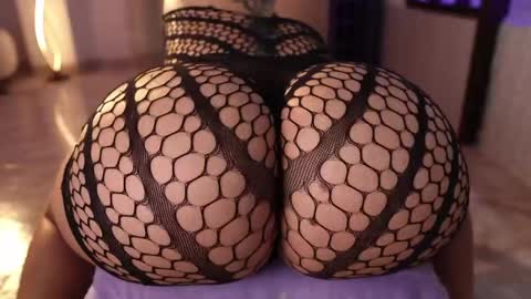 Snapshot of vaniaa_ chatting on May 2026 02:40:01 AM Vania online show from May 2026 02:40:01 AM