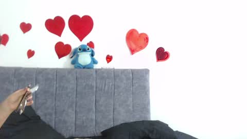 Snapshot of vanie_ chatting on July 2026 11:03:01 PM Ruby and Vanie online show from July 2026 11:03:01 PM