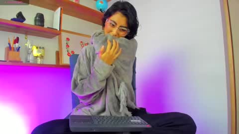 Vanisha  online show from December 2024 11:54:02 AM