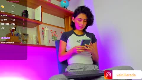 Vanisha  online show from February 2025 12:48:01 PM