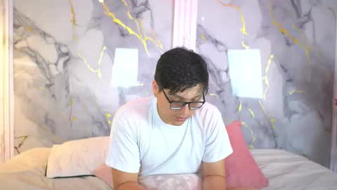 vanilla_hot_ online show from October 2025 07:36:02 PM