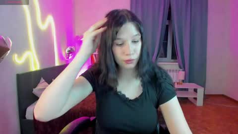 Mia online show from May 2026 01:35:02 AM