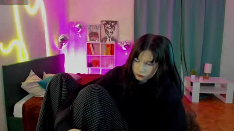 Mia online show from May 2026 07:37:02 AM