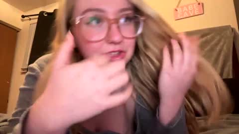 vanillapuddingpie online show from December 2024 02:45:02 AM