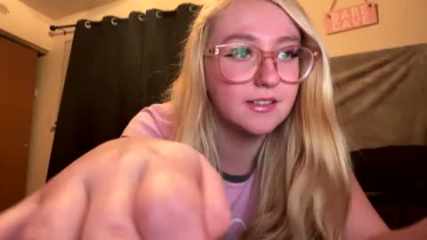 vanillapuddingpie online show from January 2025 02:17:01 AM