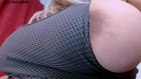 Snapshot of vanne_amet chatting on January 2025 02:19:02 AM free follow me online show from January 2025 02:19:02 AM