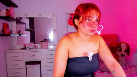 Snapshot of vannessa_shy chatting on May 2026 07:10:02 PM Vanesa online show from May 2026 07:10:02 PM