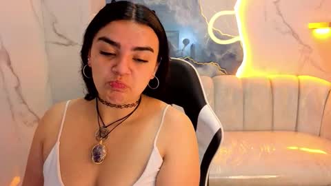 Snapshot of vany_lu_tx chatting on November 2025 01:23:02 PM Live 800am 200pm COLOMBIAN HOUR online show from November 2025 01:23:02 PM