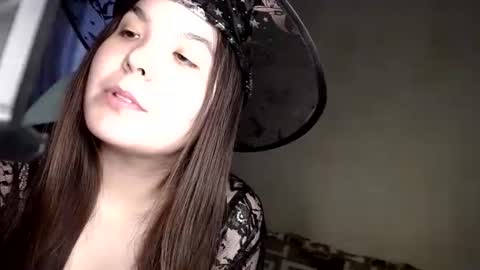 Var Kiss online show from November 2025 09:44:02 AM