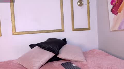 Vaythiare online show from May 2026 07:33:01 PM