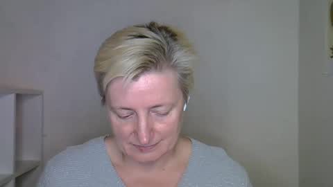 vea_motty online show from November 2025 06:18:01 PM