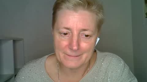 vea_motty online show from December 2025 08:26:01 PM