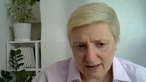 vea_motty online show from April 2026 01:16:01 PM