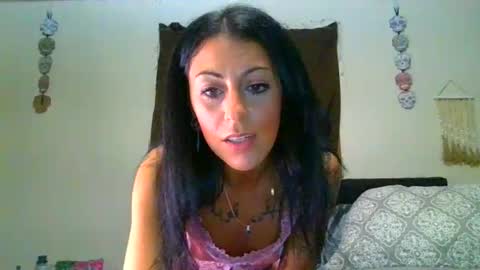 Snapshot of vee2345 chatting on July 2026 07:02:02 AM vee2345 online show from July 2026 07:02:02 AM