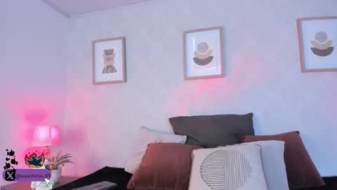 Snapshot of veesimons_dh chatting on September 2025 07:46:02 PM Vee Simons online show from September 2025 07:46:02 PM