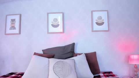 Snapshot of veesimons_dh chatting on October 2025 09:00:02 PM Vee Simons online show from October 2025 09:00:02 PM