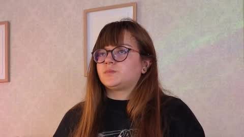 Snapshot of veesimons_dh chatting on October 2025 07:36:02 PM Vee Simons online show from October 2025 07:36:02 PM