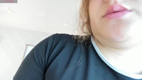 Snapshot of veesimons_dh chatting on December 2025 07:41:01 PM Vee Simons online show from December 2025 07:41:01 PM