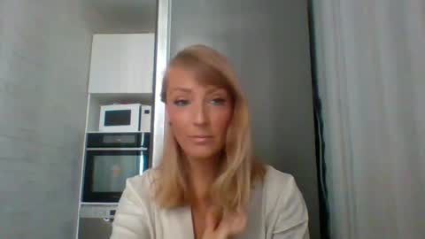 Veessa online show from July 2026 11:45:02 AM