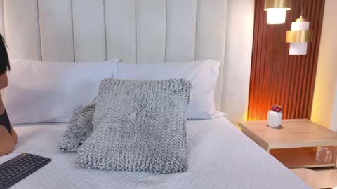 Mia brando online show from April 2026 08:46:02 PM