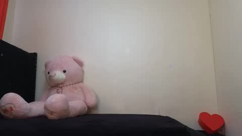 Snapshot of vel_zola chatting on February 2025 04:47:02 AM zola online show from February 2025 04:47:02 AM
