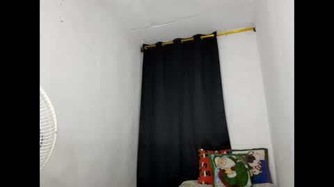 Snapshot of velk_hot1 chatting on January 2025 12:10:01 AM velk_hot1 online show from January 2025 12:10:01 AM