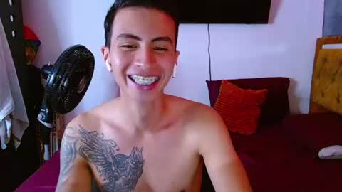 Snapshot of velk_hot1 chatting on June 2026 12:42:01 PM velk_hot1 online show from June 2026 12:42:01 PM