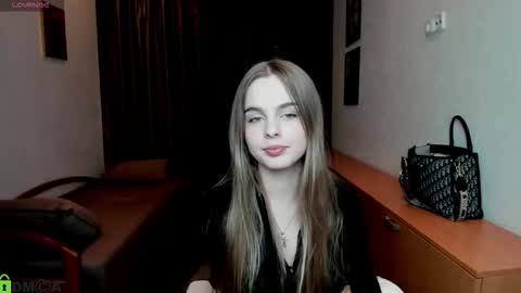 velora_vyxen online show from October 2025 12:02:01 PM